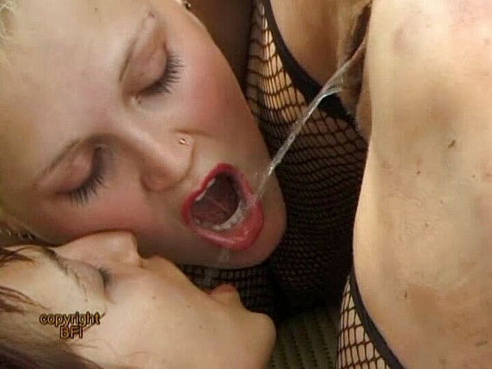 Pissing adventures: Oceans pioggia d'oro