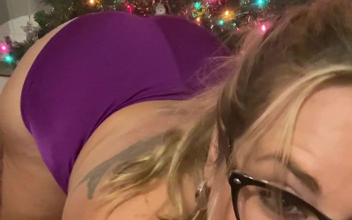 Lily Bay 73: Sluttin Its up by the Tree, Sending My New Rp...