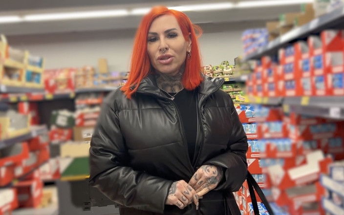 Cat-Coxx: Picked up While Shopping and Then Fucked Hard!
