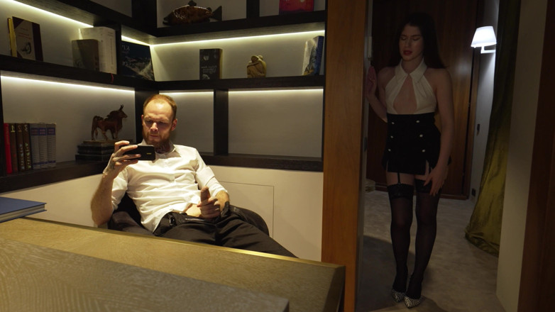 Murkovski: She Caught the Boss Jerking off, She Wants a Bonus...
