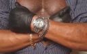 Black mature kinky muscle: Bố cơ bắp da giao hàng tạo dáng núm vú...