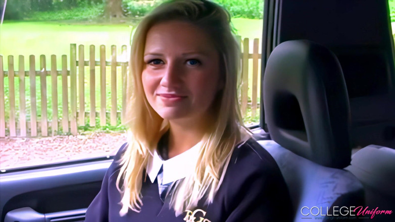 College Uniform: Взять интервью 2 с участием Milly Hedgland