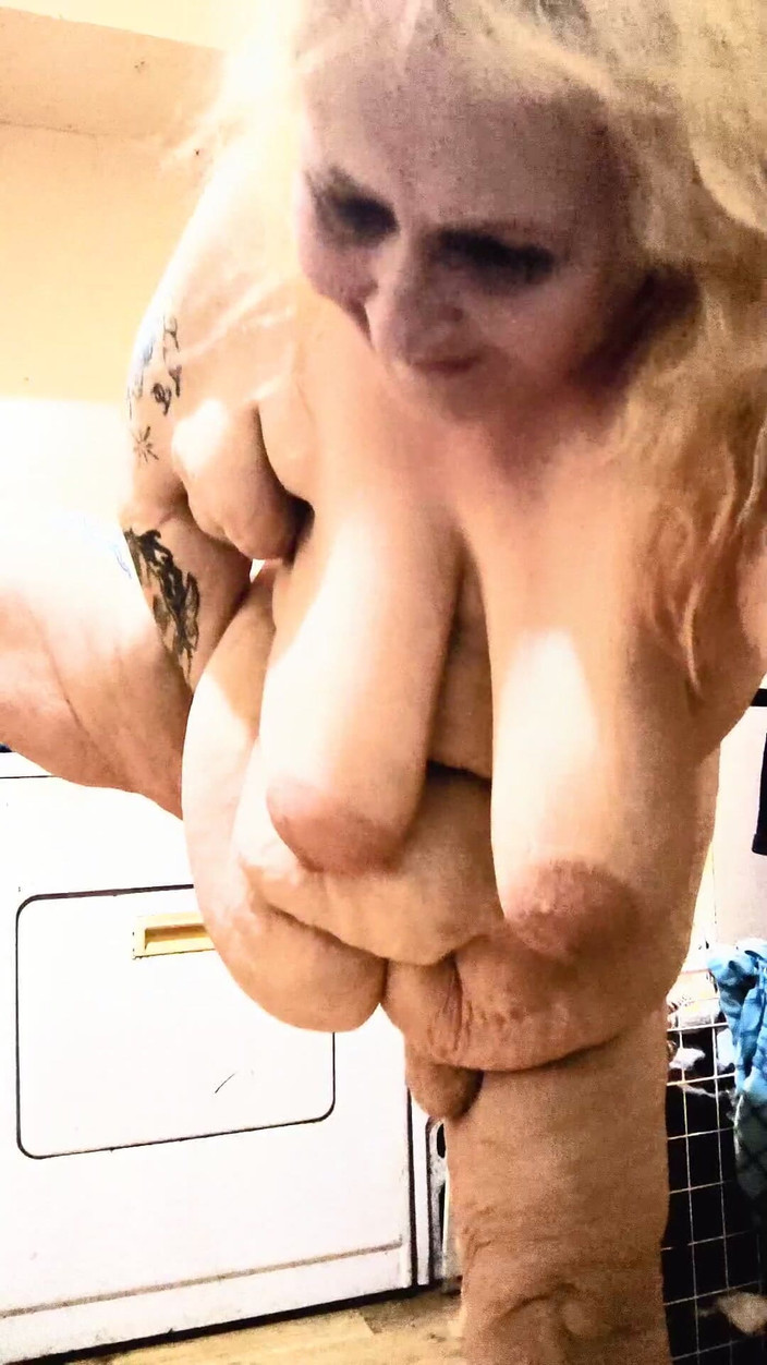 HerculesnVENUS: Dia bilang aku ingin mencoba sesuatu yang baru dengan U...