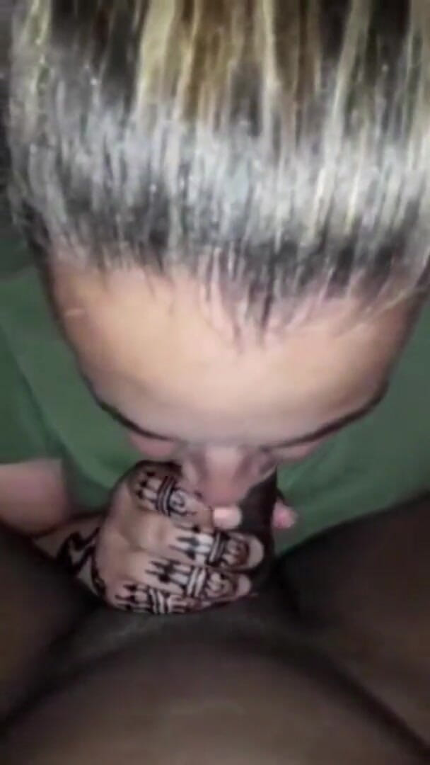 Real homemade BBW BBC porn: Bbwbootyful zuigende grote zwarte lul Nata4sex laat hem kreunen en...