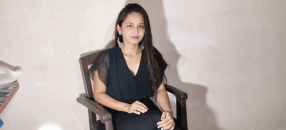 Dogimaster: Горячая индийская девушка жестко на стуле