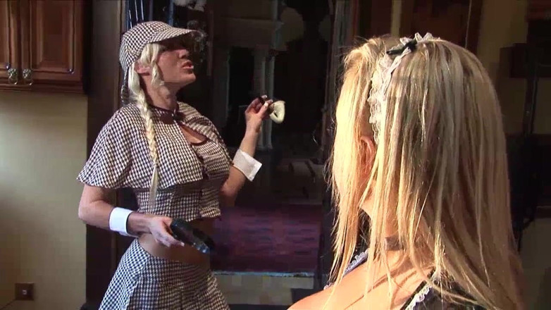 Lesbian experience: Savannah Gold and Cindy Behr are blonde masturbating friends