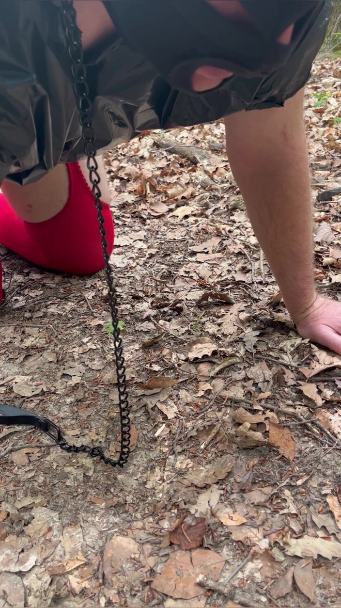 Maitresse Clara: Strafe im Wald...