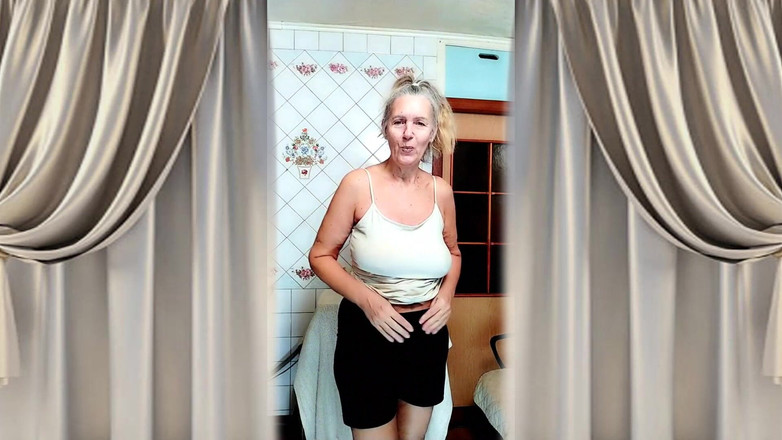 Lukerya: Sexy žena v domácnosti Lukerya v domácím prostředí