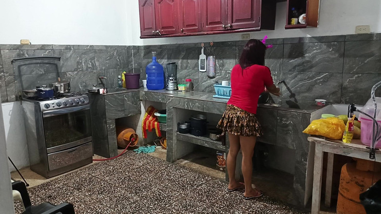 Goky: Zboczony sąsiad pokazuje wszystko, gdy tam jest