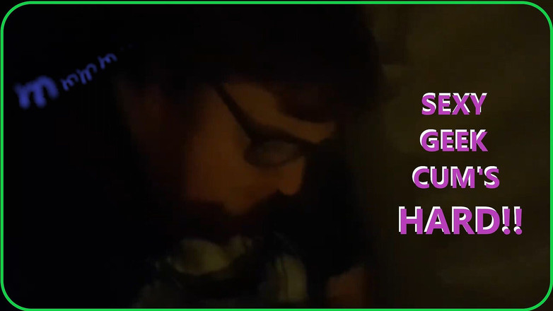 Jax harvey: Mira el lado geek sexy de mí usando gafas y...