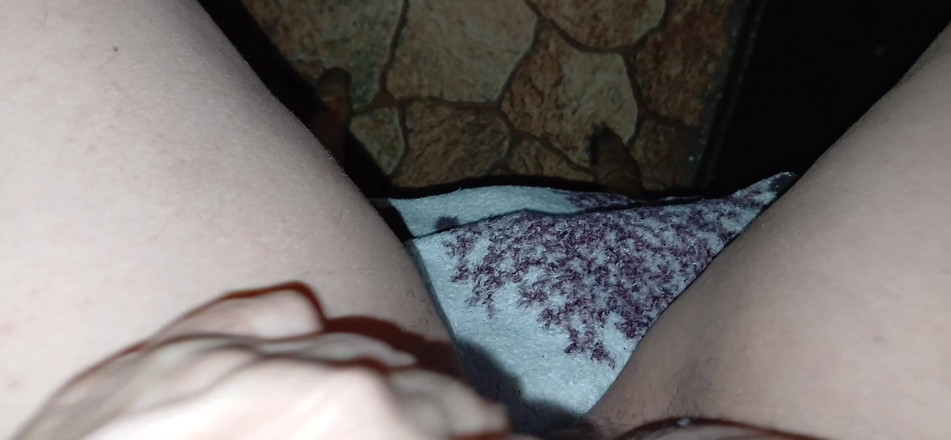 Lesbian-candys: I Masturbate Secretly From My Colleagues at a Meeting