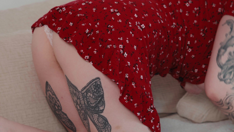Toma Mur: Curvy Blonde Step Mom in Tiny Red Dress Rests Head...
