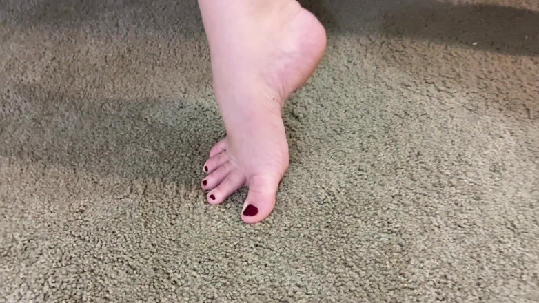 cutejayne: Sexy BBW strip and footjob
