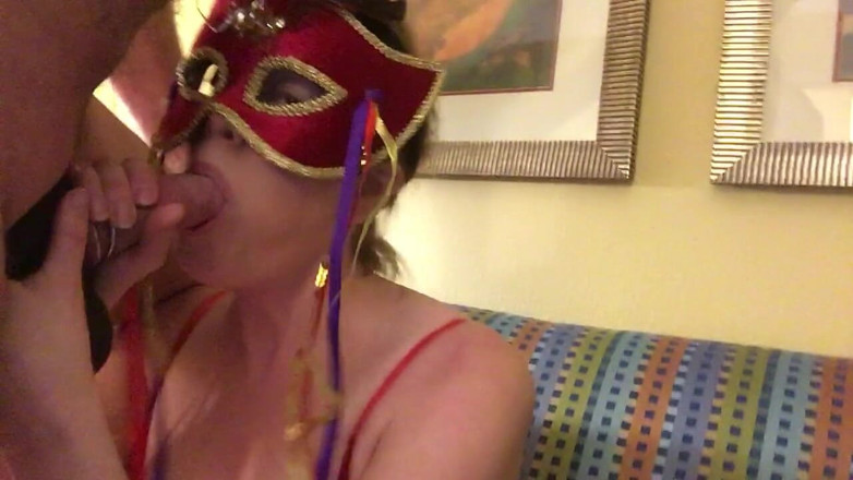 Twisted69: Twisty learns blowjob