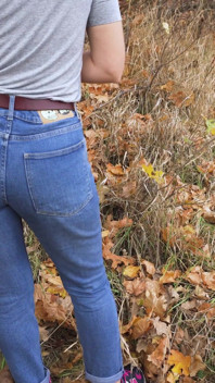 MILF in Blue Jeans Teases Her Amazing Ass Outdoors