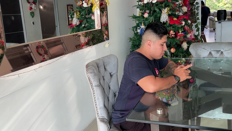 MaRaSexx: おい、お前が思ってるようなことじゃない、お前の妻が売春婦だってことだ!