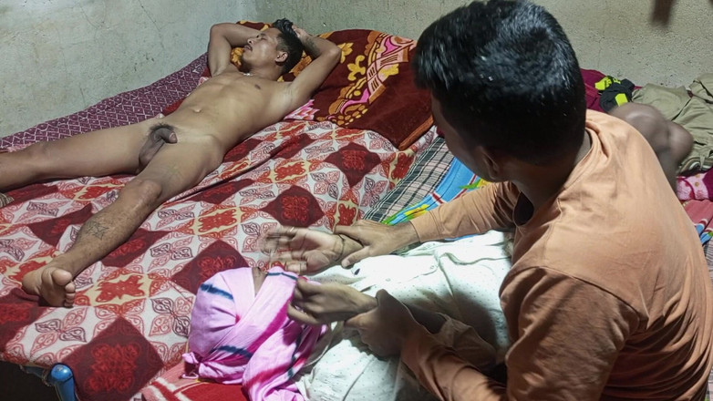 Indian Hijraji: किन्नर की गांड को उसके दो बॉयफ्रेंड ने चोदा