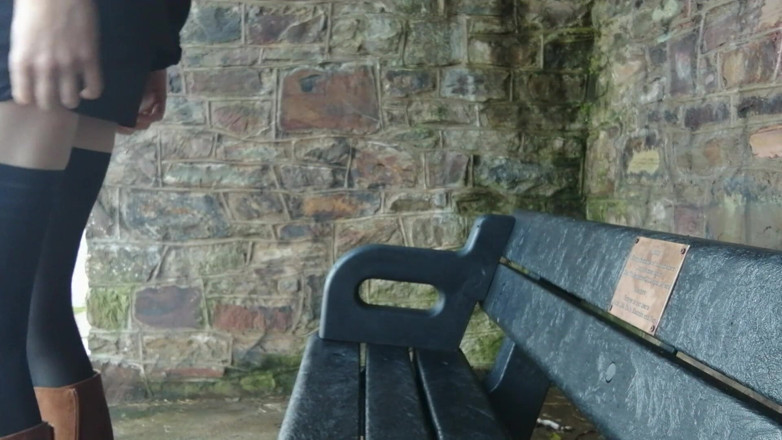The Midnight Minx: Relaxing on a bench