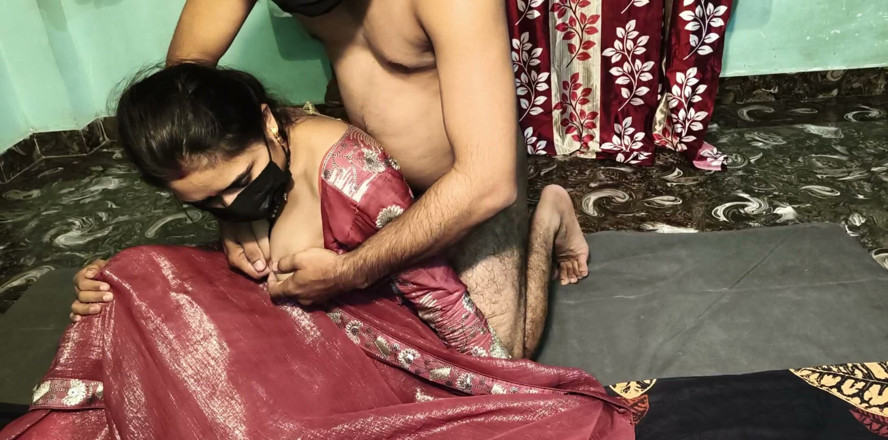 yongboy1: Hintli yeni çift sari sert sikişiyor güzel Hintli kız sıkı amcık...