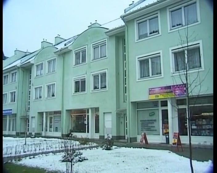 Deutsche XXX Filme: 令人惊叹的德国女郎享受粗暴的肛交派对