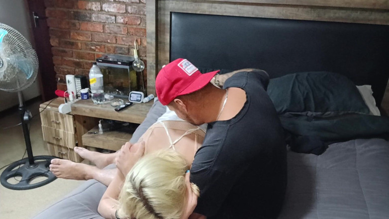 Bigjoefuckalott: Finger a Blond and She Dident Love Iet