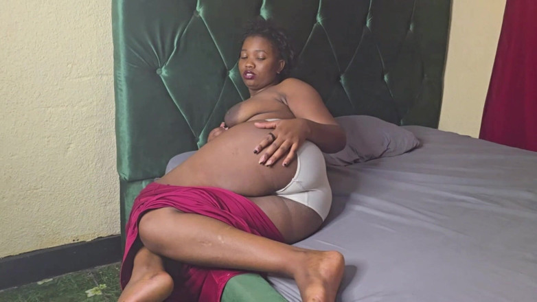 Jocci lena: Miss Amayi Masturbate After the Show