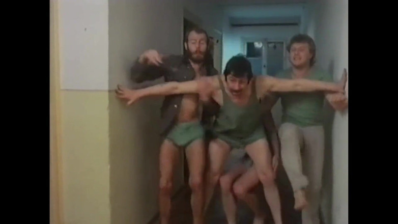 Bisco Birchwood Productions: Femeile se obișnuiesc cu soldații retro german