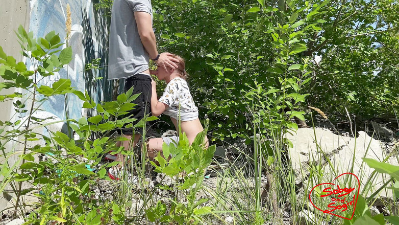 SOboyandSOgirl: Ho scopato una ragazza ucraina carina sul strofinante creampie - Così...