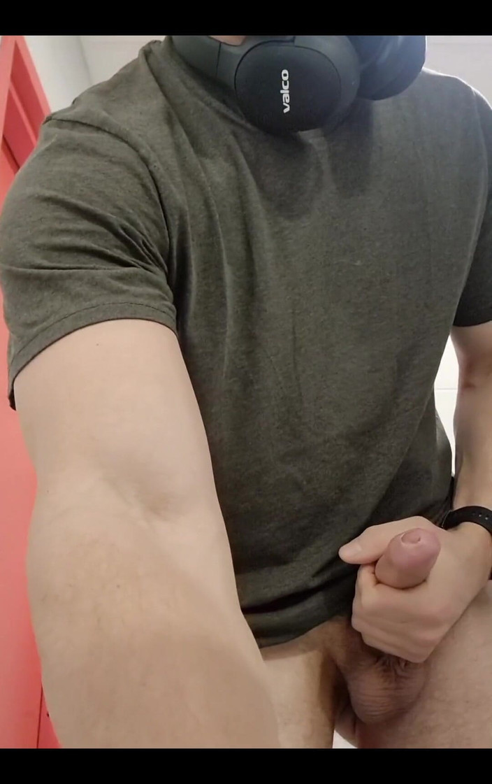 Awesome A: Aku dientot habis-habisan sama banyak cowo di gym