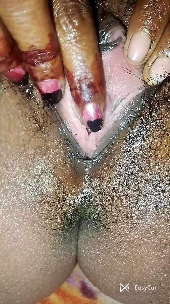 IndianVibeX: Üvey kız kardeş götüne video standı sokuyor