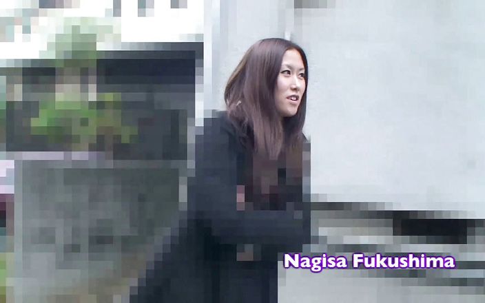 Asiatiques: Cewek Asia yang luar biasa seksi bergoda dengan hitachi