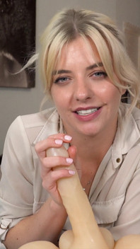 Komplett Gestrichen: Gabie Monroes Rutschiger Lubed-handjob Neckt