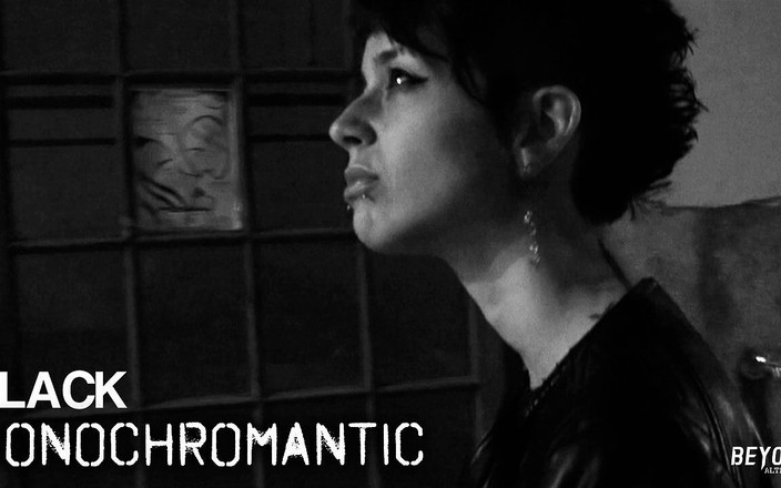 AltPorn4U: Monokromantik hitam