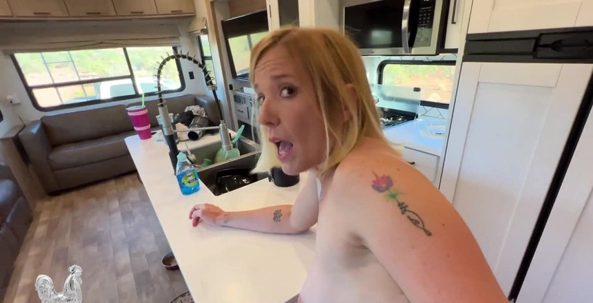 Jane Cane: Ups, ibu tiriku tersandung kontolku