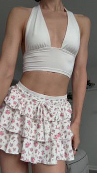 Feeling Flirty in This Frilly Mini Skirt