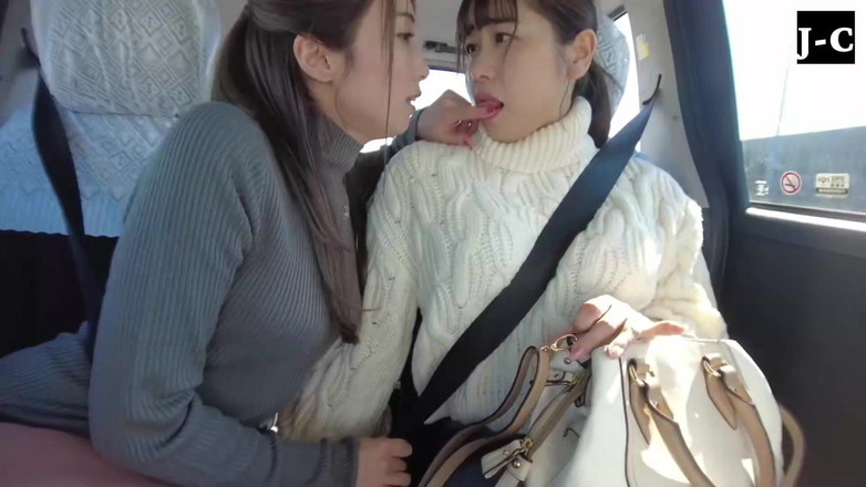 J-Cams: Dwie kobiety dzielą odważną datę mokrych pocałunków i zabronionego pragnienia -...