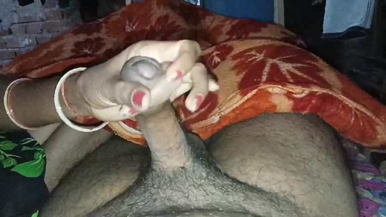 PrincyVicky: Hintli evli kadın emiyor ve sikişiyor