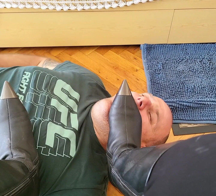 Mistressyammyboots: İtaatsiz bir kölenin hızlı cezası ve yeniden eğitimi