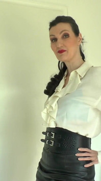 เข็มขัดรัดแน่นรุ่น 76 Lady Victoria Valente
