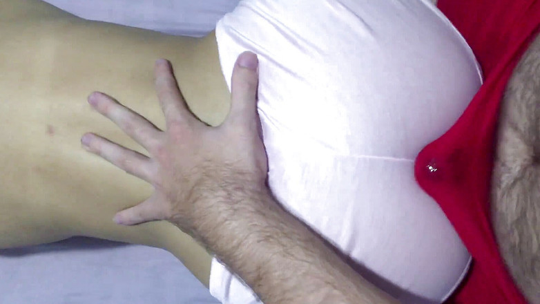 College-couple: Дрочка задницей, насухо шпилится раком, пока он не кончит в его нижнем белье, трение раком со спермой в штанах