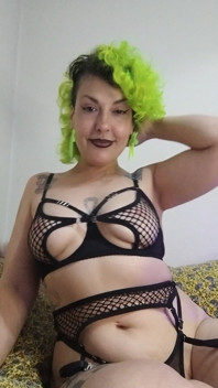I’m Live Right Now, Love! Come Watch Me?!