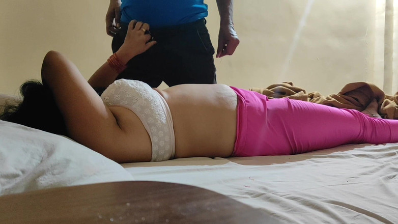 Hemant sarita: Přítelkyně šuká v hotelovém pokoji Oyo s přítelem, obrovské šukání.