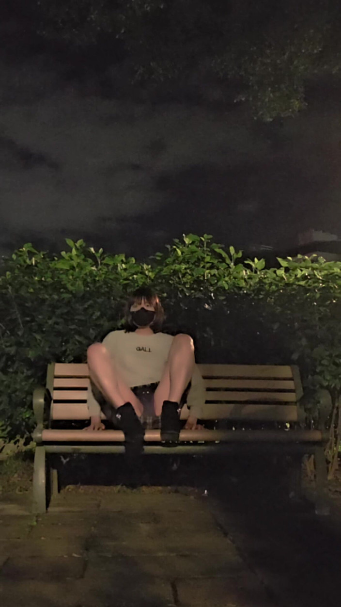 Taiwancdgirl: セクシーなシーメール、ティンシュアンが屋外で自慰し、手を洗う