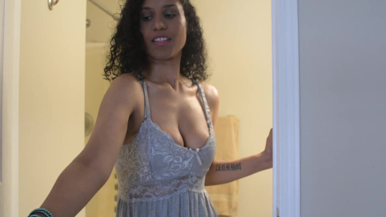 Sexy Lily: Nadržená indická macecha šuká nadržený nevlastní syn