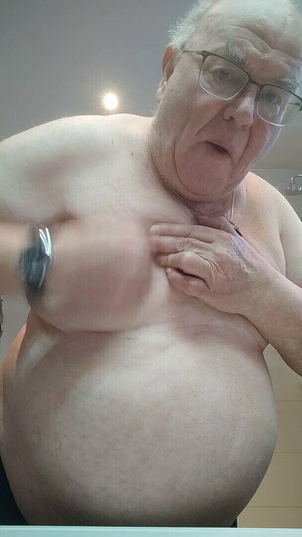 Karlchengeil: Tetas una vez más