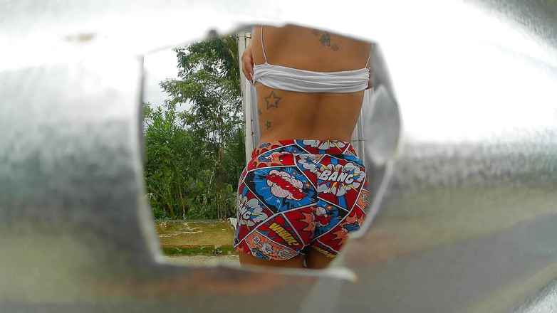 irina69star: आउटडोर बूथ में फिल्माई गई महिला ()