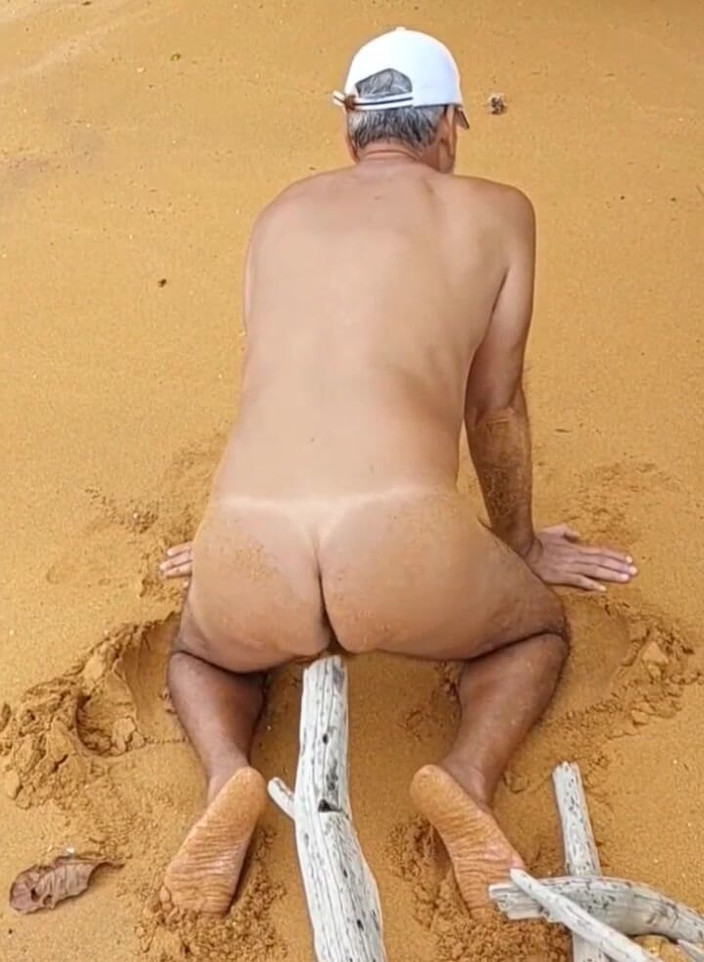 Ladysilvas: Ladysilva plajda çıplak götünde yarakla azgın