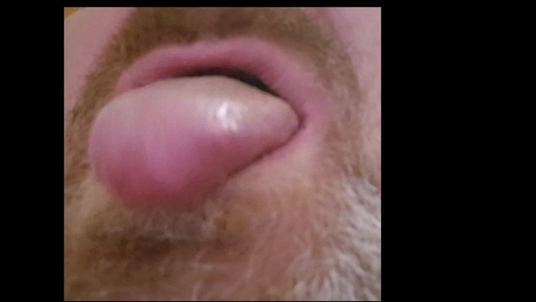 ChubbyDaddyBearLuka: El oso desdentado nos deja entrar en su boca - fetiche...