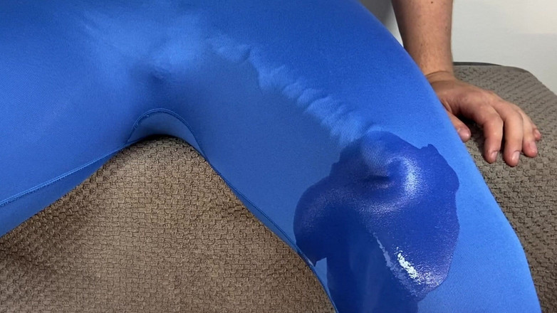 Lucas Nathan King: 쪼이는 레깅스를 입은 거대한 자지 손 무료 사정