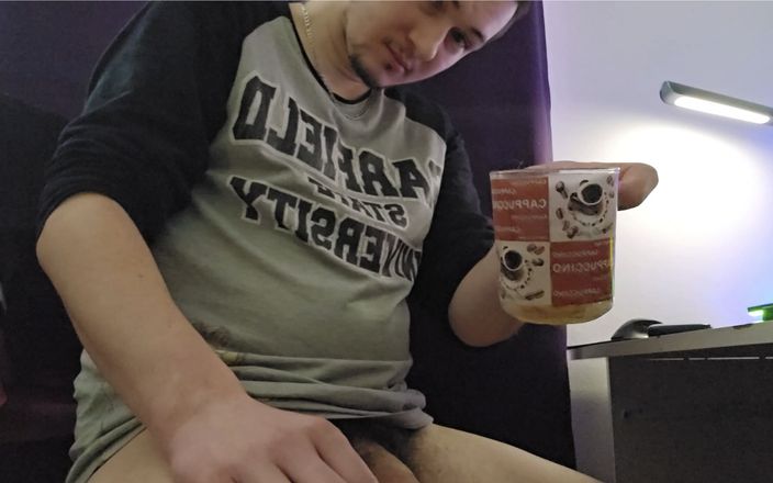 Fap_man93: Pertama aku minum kopi, lalu sperma